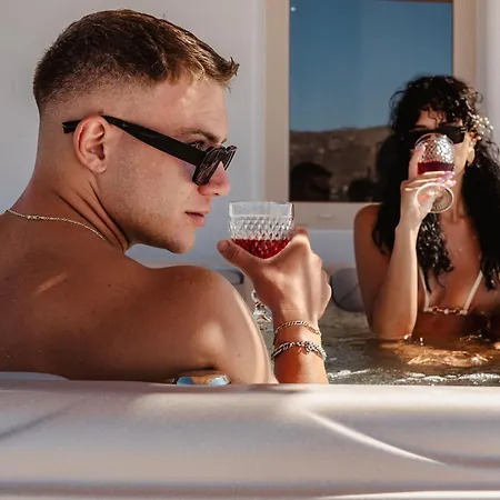 Naxos Aristocratic *