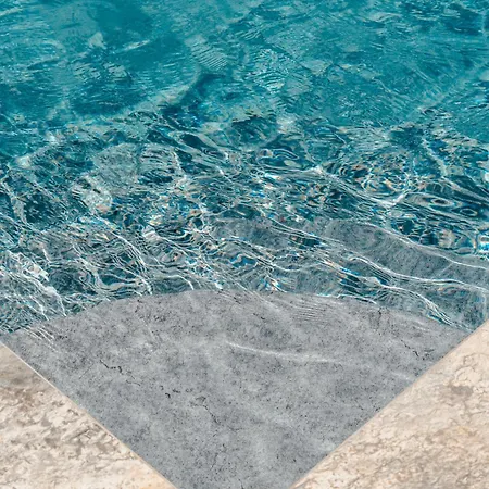 فيلة Naxos Aristocratic Galanado